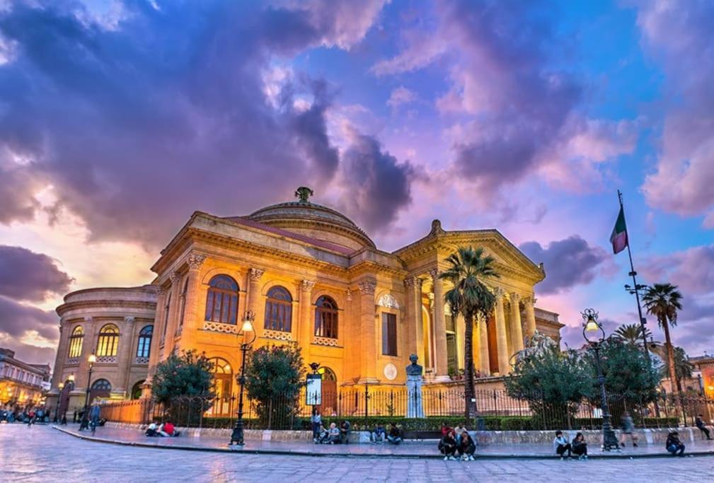 Merlo House - Inside The Historical Center Palermo Esterno foto