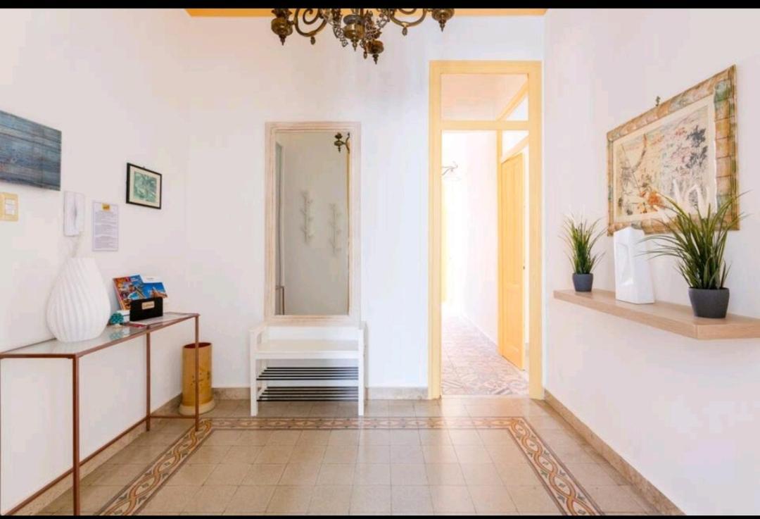 Merlo House - Inside The Historical Center Palermo Esterno foto