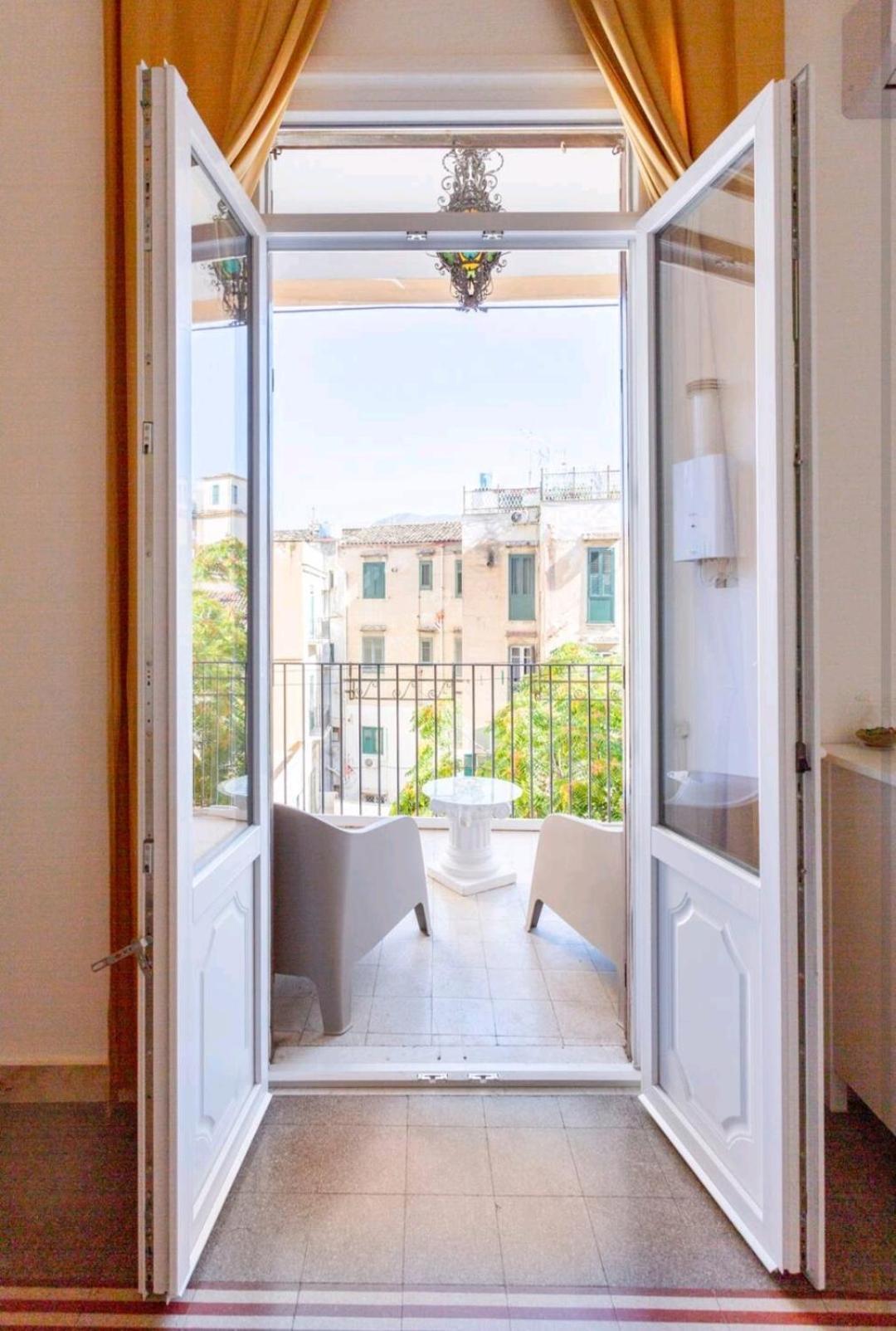 Merlo House - Inside The Historical Center Palermo Esterno foto